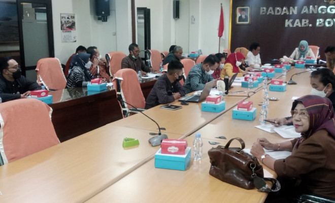 RAPAT PEMBAHASAN RANPERDA TENTANG PENDIDIKAN PANCASILA DAN WAWASAN KEBANGSAAN